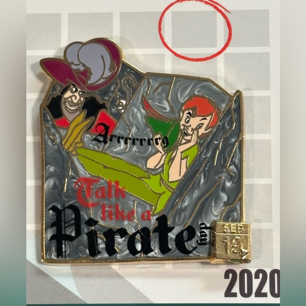Disney Parks Peter Pan and Captain Hook Pin Talk Like a Pirate New with Card - Picture 3 of 3